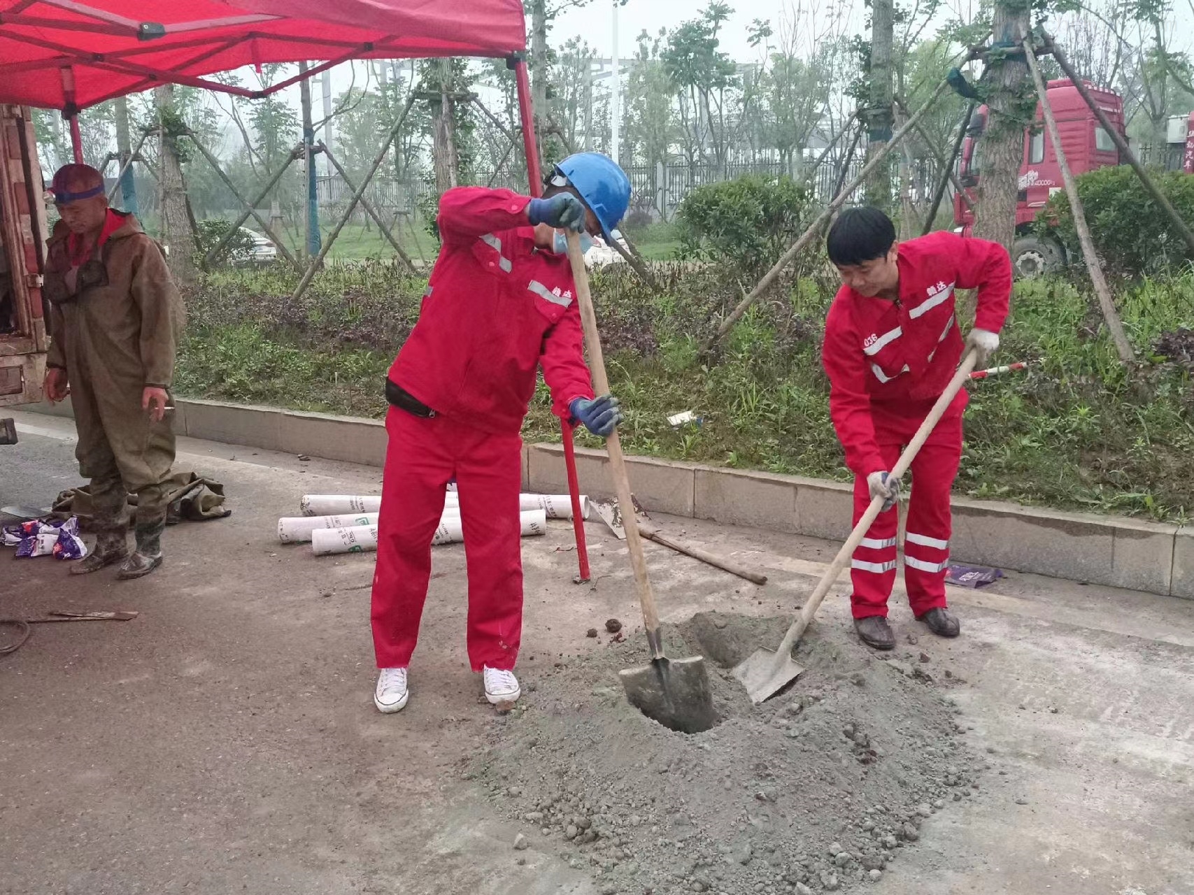 荥阳管道疏通哪家好】及时进行市政管道清淤